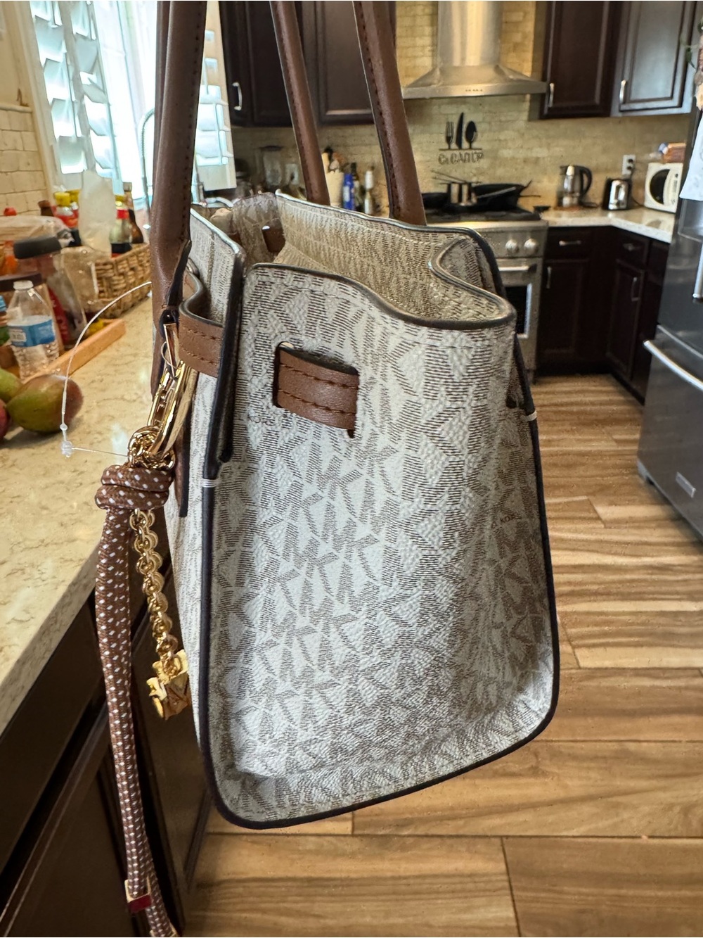 Michael Kors Hamilton Moderne Vanilla Accorm with Gold Hardware - Picture 5 of 11